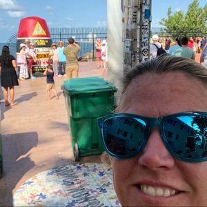 Meet your Posher, Megan